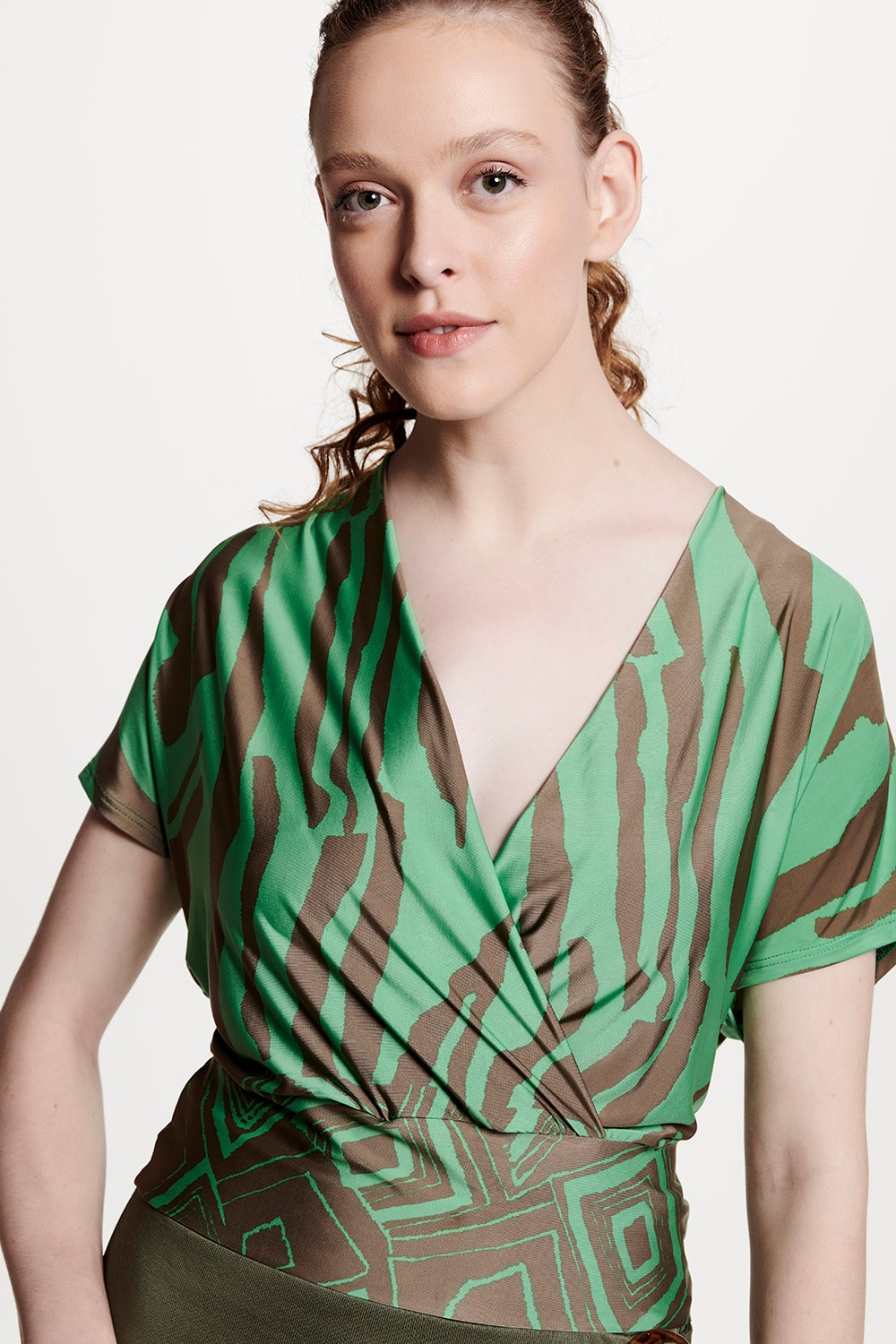 391174