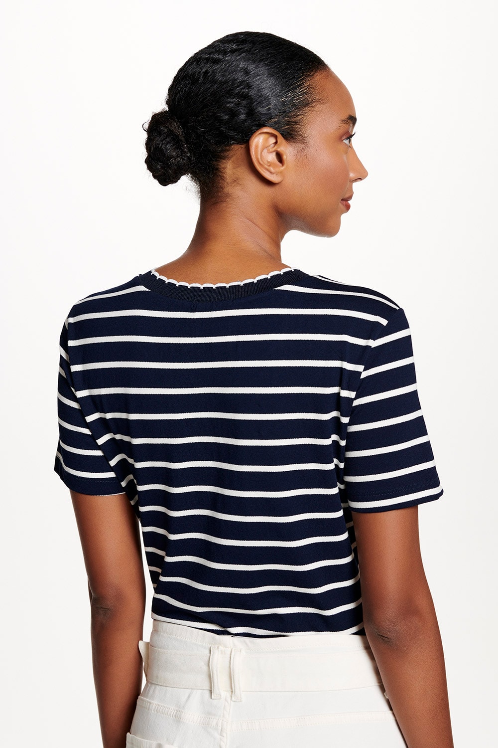 384796-4