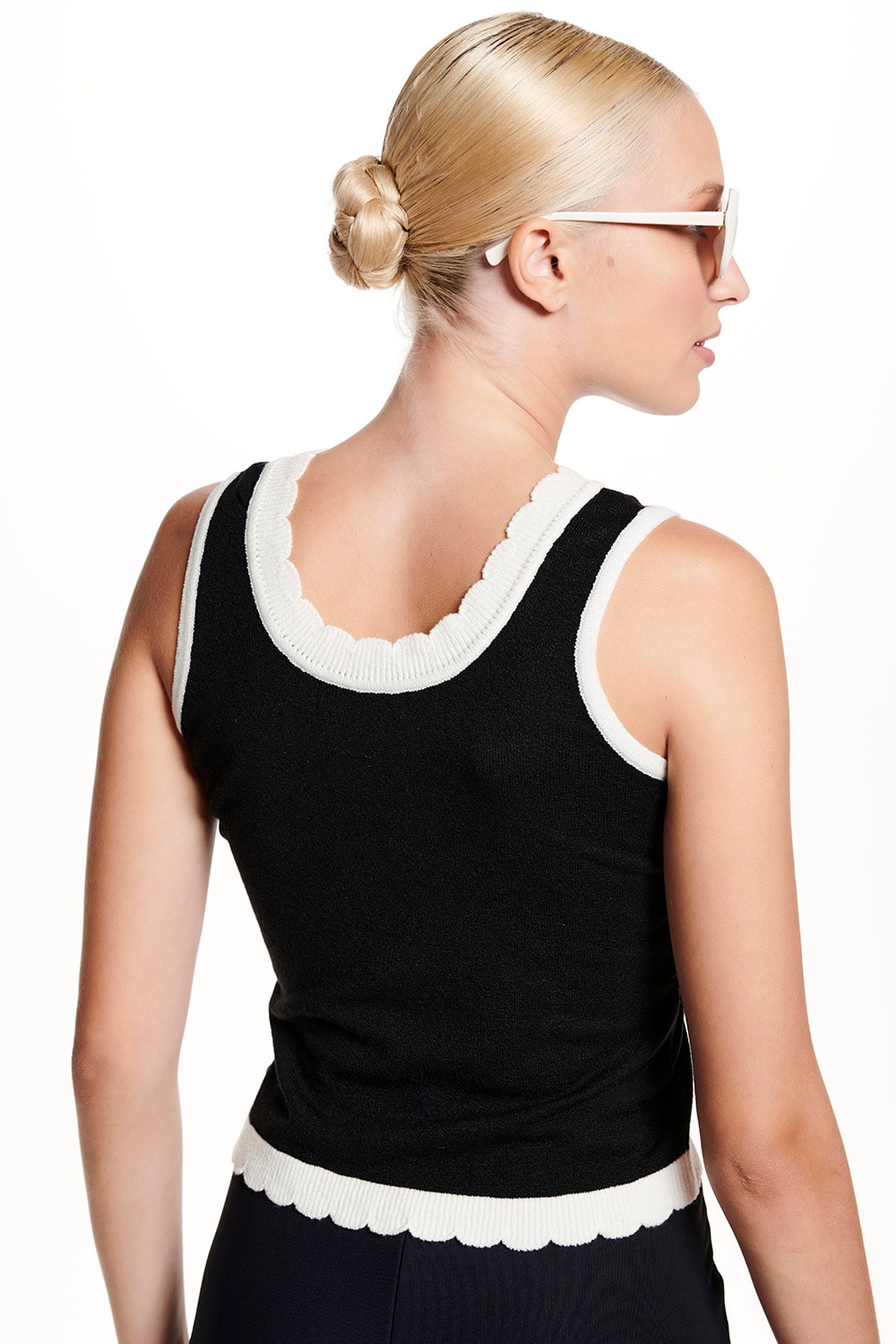 386682-4