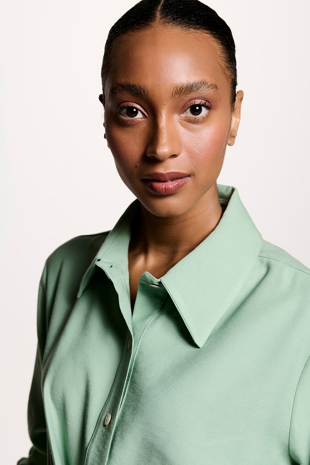390476-4